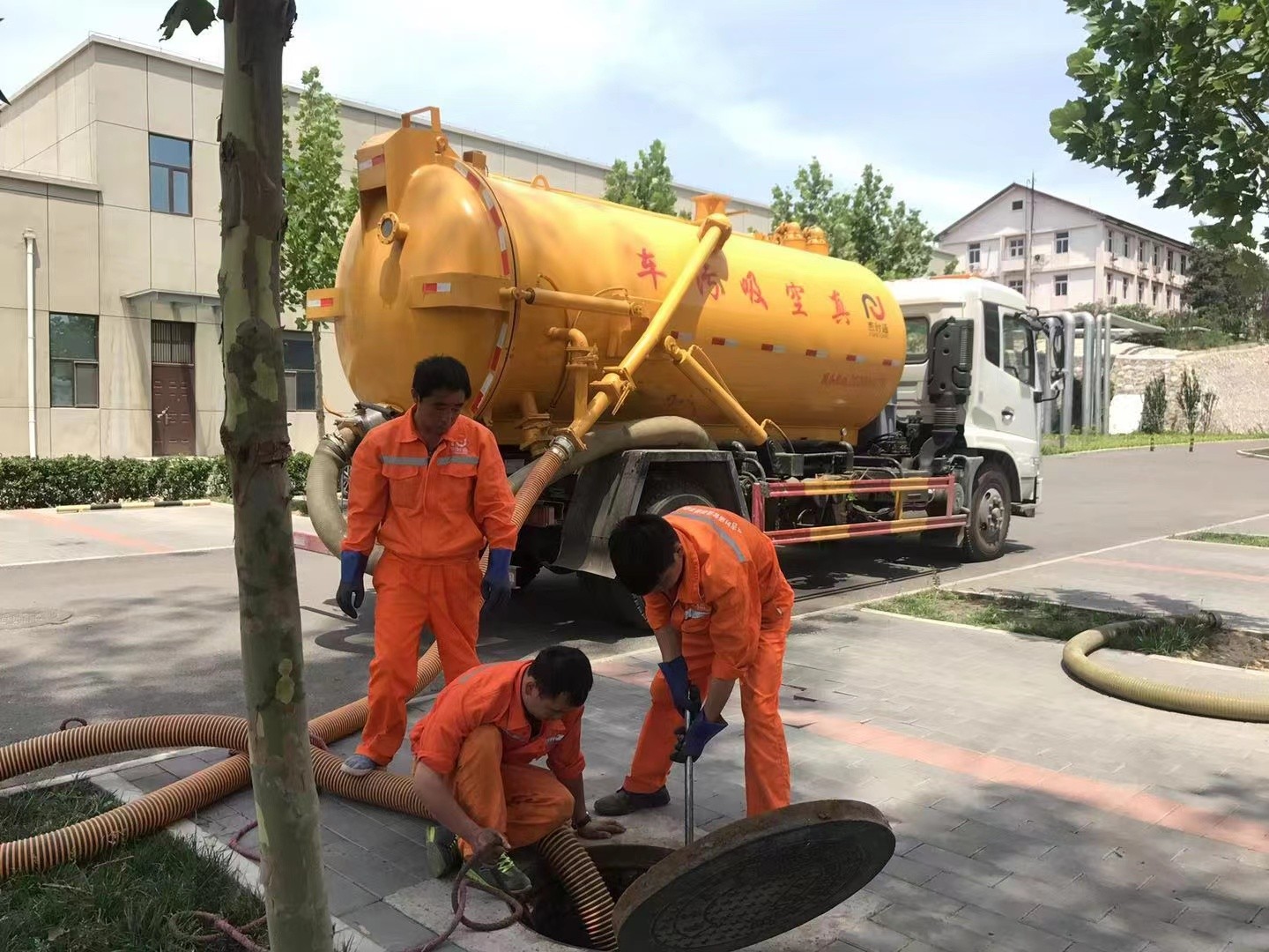 铜山化粪池清理与5-8吨吸粪车施工效率分析